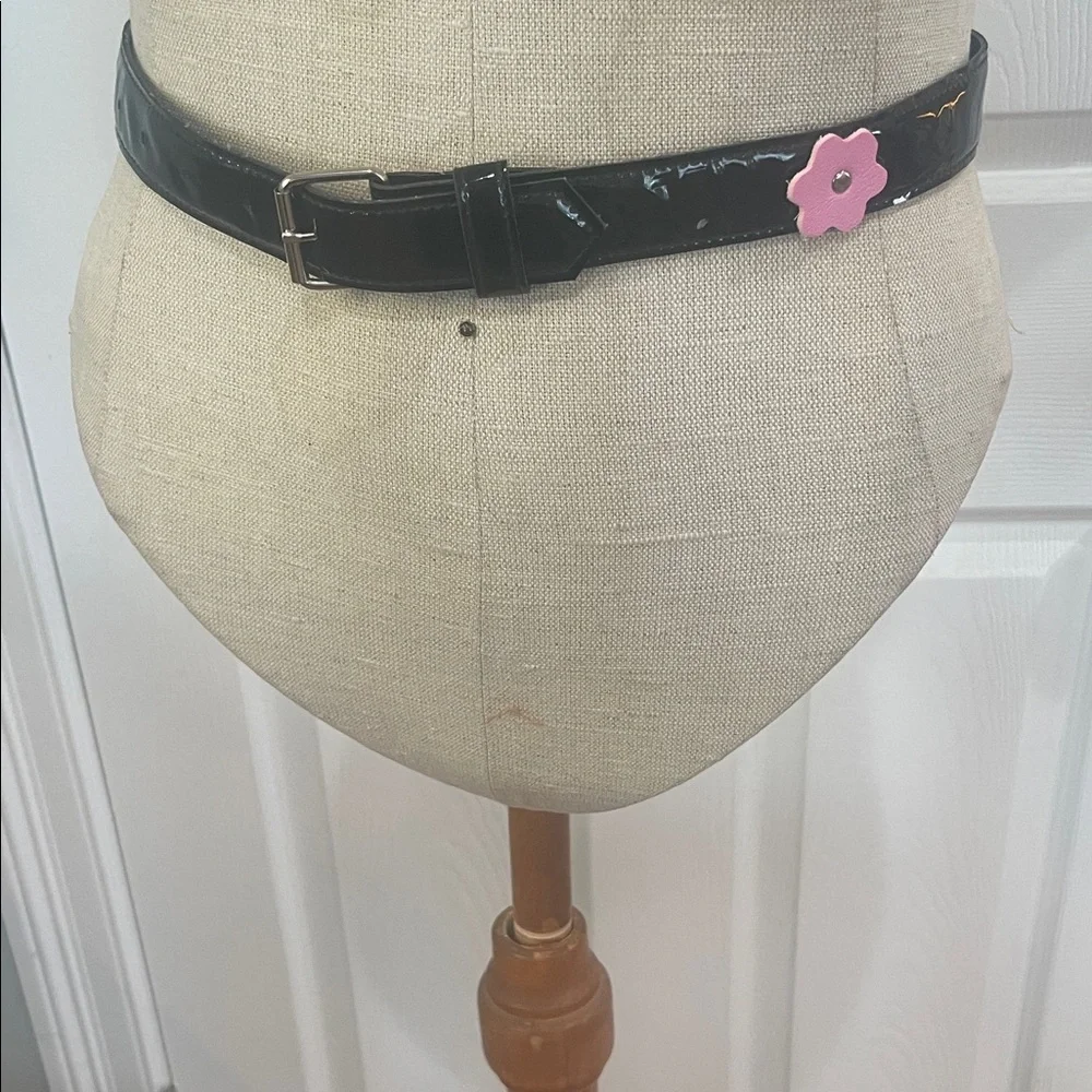 Vintage Y2K patent leather Black Belt Pink Flowers adjustable girls size 6X
